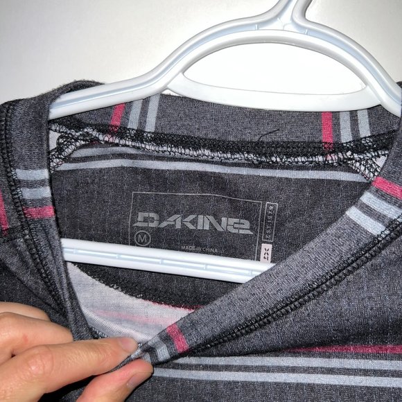 Dakine Underlayer Crewneck Long Sleeve Black Stripe Medium Men Ski Snowboard - Picture 2 of 3